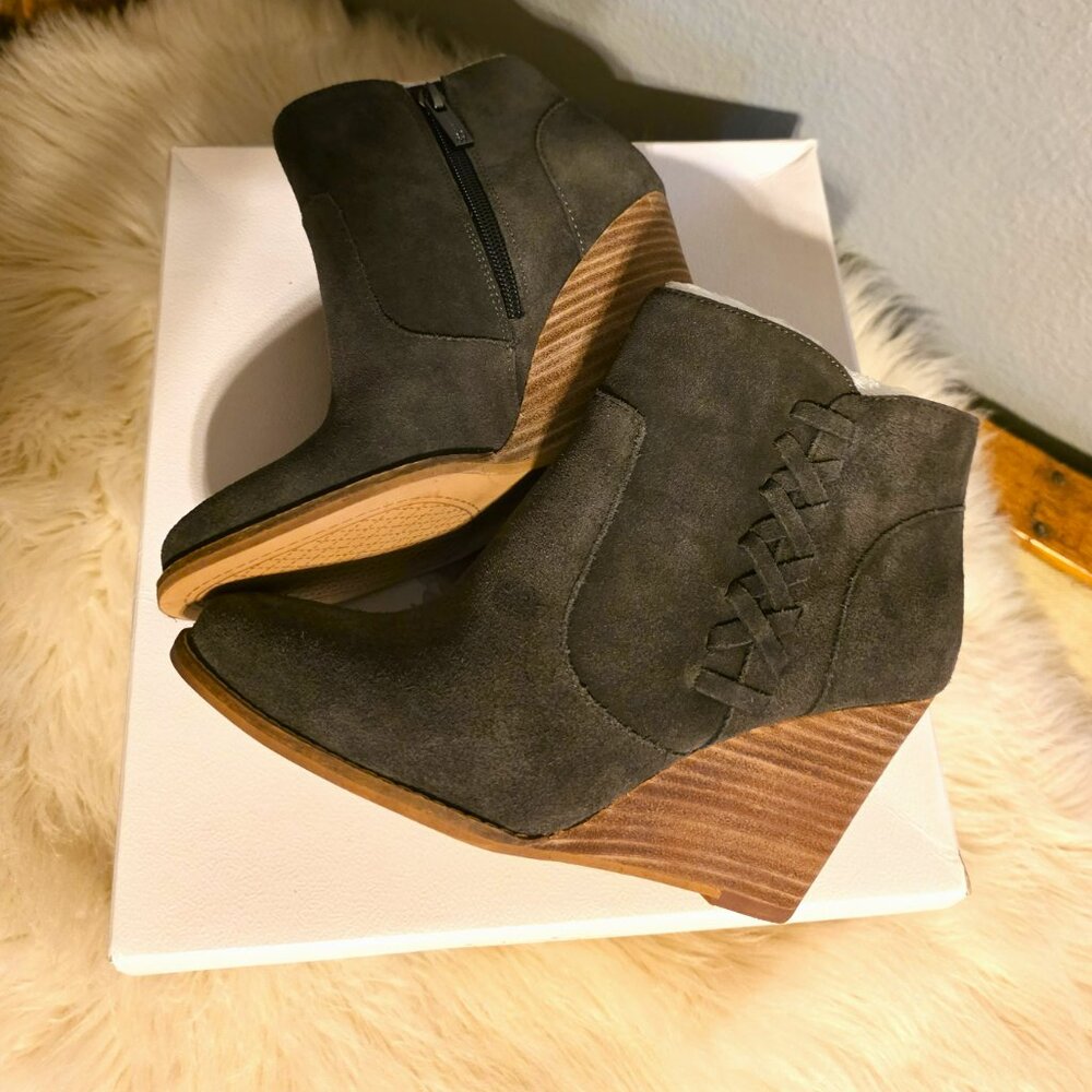 🎁 NWT Jessica Simpson Charee Cast Iron Gray Suede Inside Zipper Booties 6.5